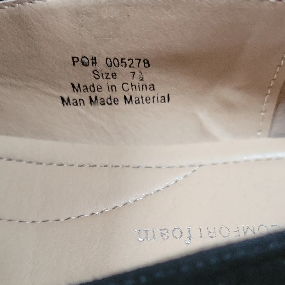 Brinley Co. Woman's Black Tru Comfort Loafer Flat Size 7.5 NWOT - Picture 2 of 8